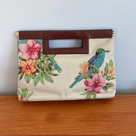 Gap Linen Floral Clutch Purse with Leather Handle - Picture 2 of 6